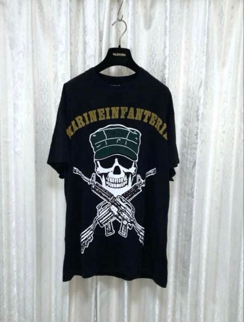 VETEMENTS Marine Infantry ARMY Tシャツ VETEMENTS: ブラック 'Thailand' Tourist Tシャツ | SSENSE 日本
