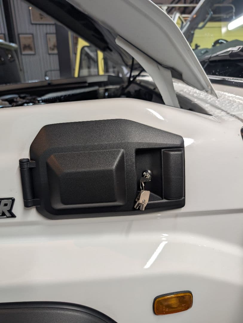 コ*イ様 ランクル70再再販(GDJ76W) 尿素リッドカバー 鍵付き加工