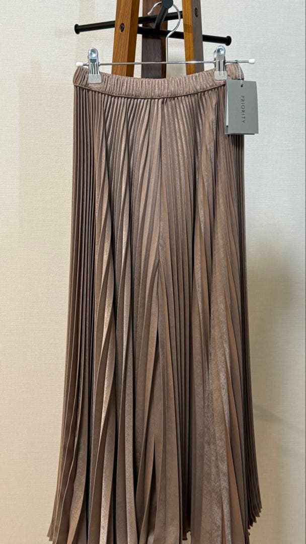 【新品】PRIORITY 大人気のプリーツパンツ　秋冬限定のベロア地　モカ色 セール】ベロアプリーツパンツ【ZOZOTOWN限定アイテム】（その他パンツ