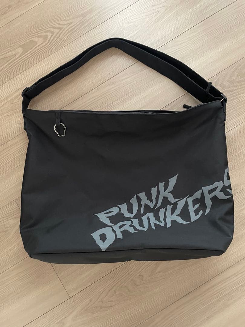【未使用品】パンクドランカーズ PDSメッセンジャーBAG ブラック PDSメッセンジャーBAG | ALL ITEMS,COLLECTION,PDS 2023 AUTUMN WINTER
