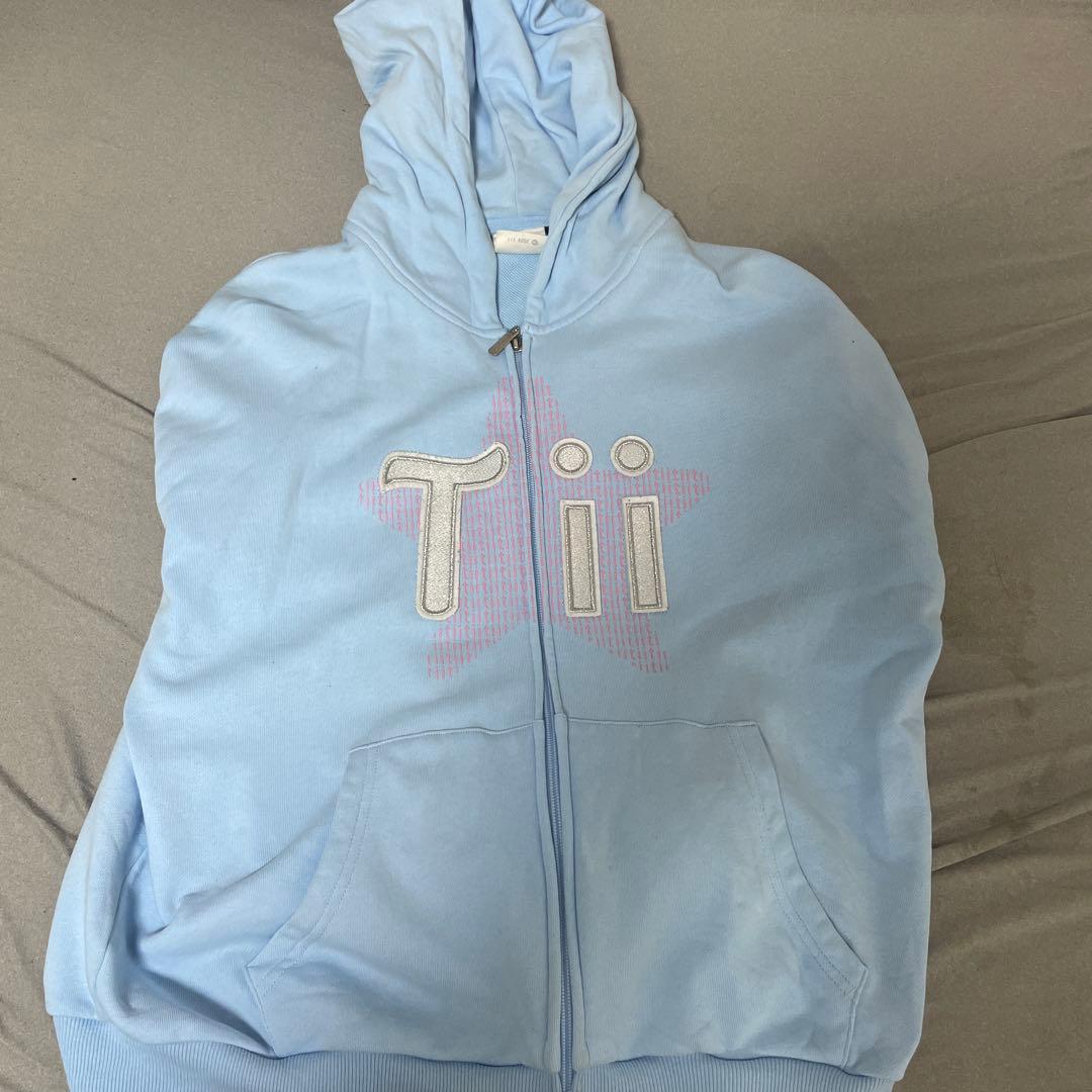 tii ジップパーカー 完売品 - メルカリ