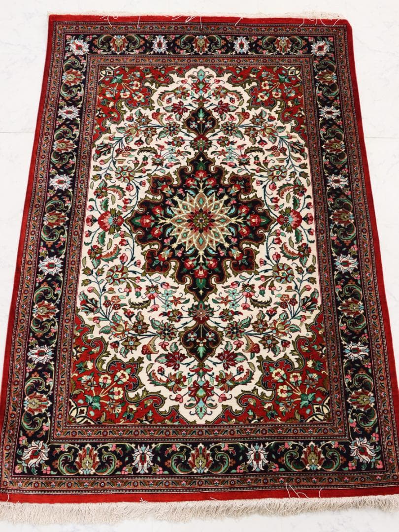 手織りペルシャ絨毯新品ウール&シルクコルドグーチャン産204×136cm