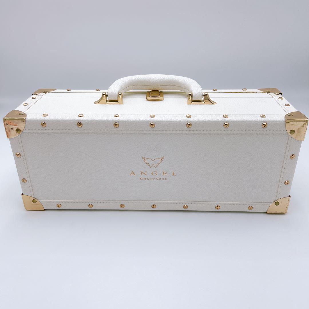 TikTokで大人気！エンジェルシャンパン白空箱⭐︎ぬいぐるみ