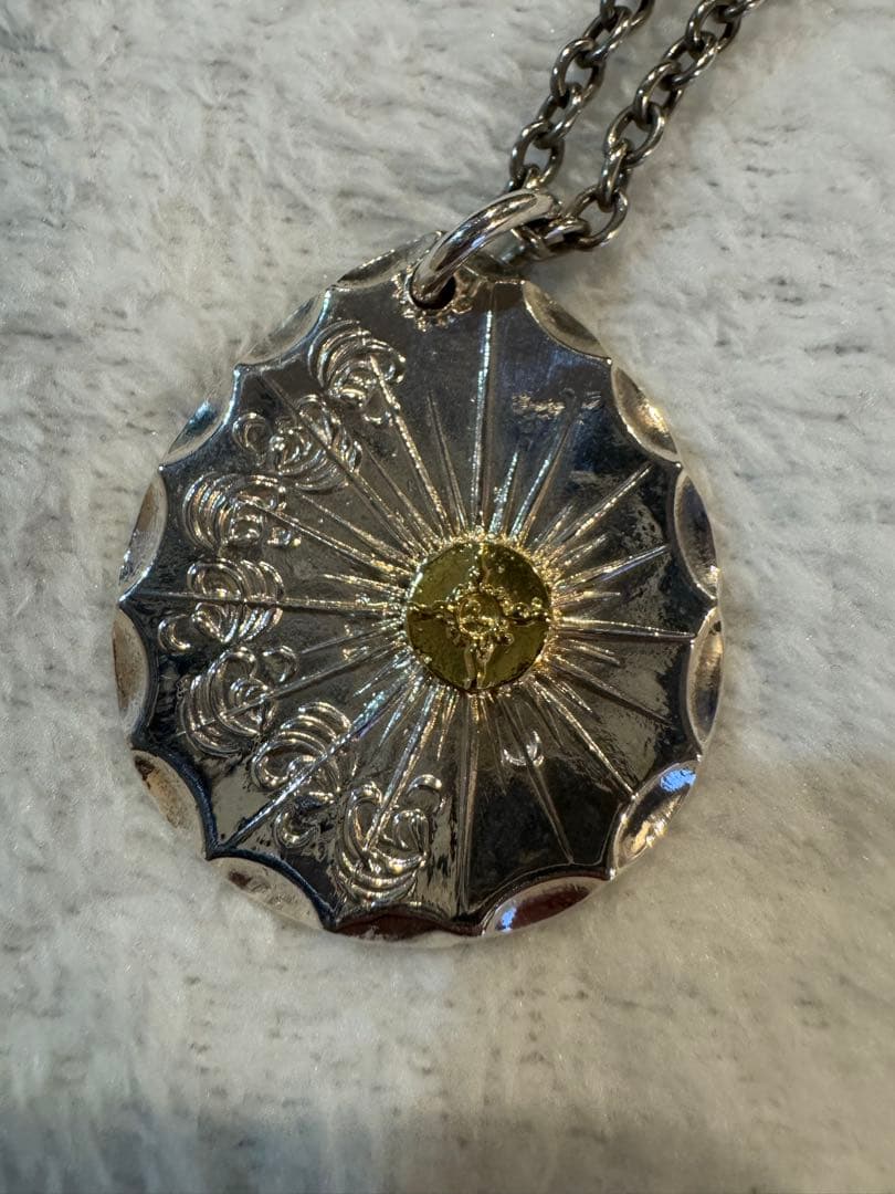 ファーストアローズ　ペンダントトップ 楽天市場】ポイント2倍!!ファーストアローズ K18付 放射線タタキメタル