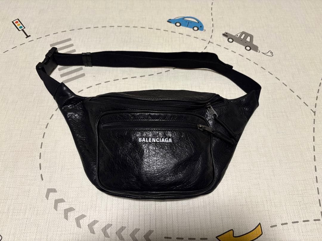 BALENCIAGA ブラック ボディバッグ BALENCIAGA（バレンシアガ） ボディバッグ メンズ レディース ブラック
