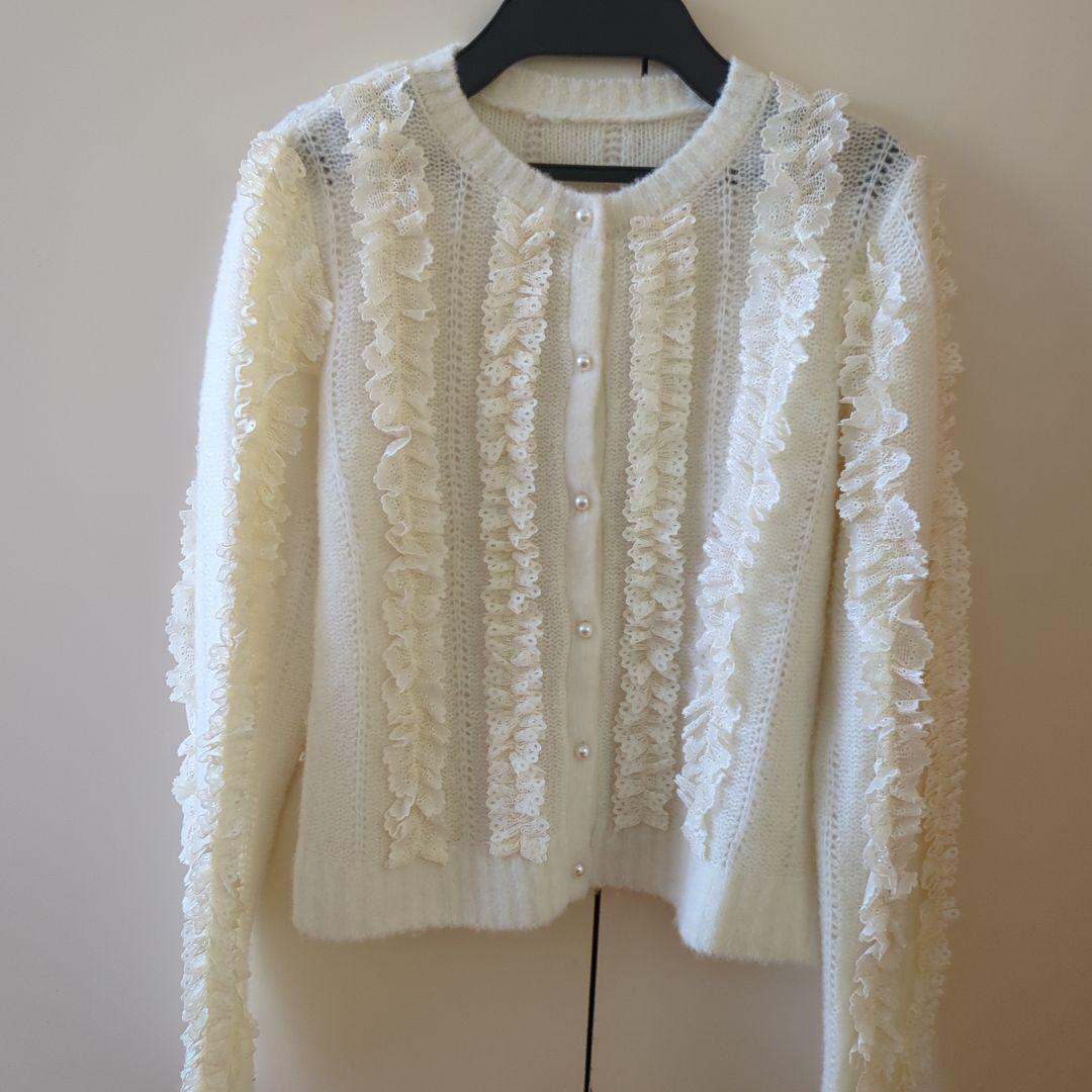 極美品　アルアバイルのルルウィルビーのフリル　パールボタンのガーディガンニット♥ LOULOU WILLOUGHBY】クルーカーディガン|allureville OFFICIAL SITE