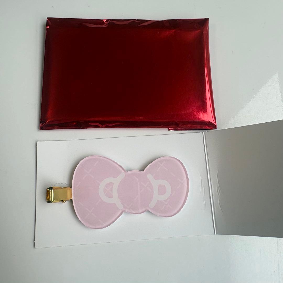 ハローキティ展 前髪クリップ シークレット - メルカリ