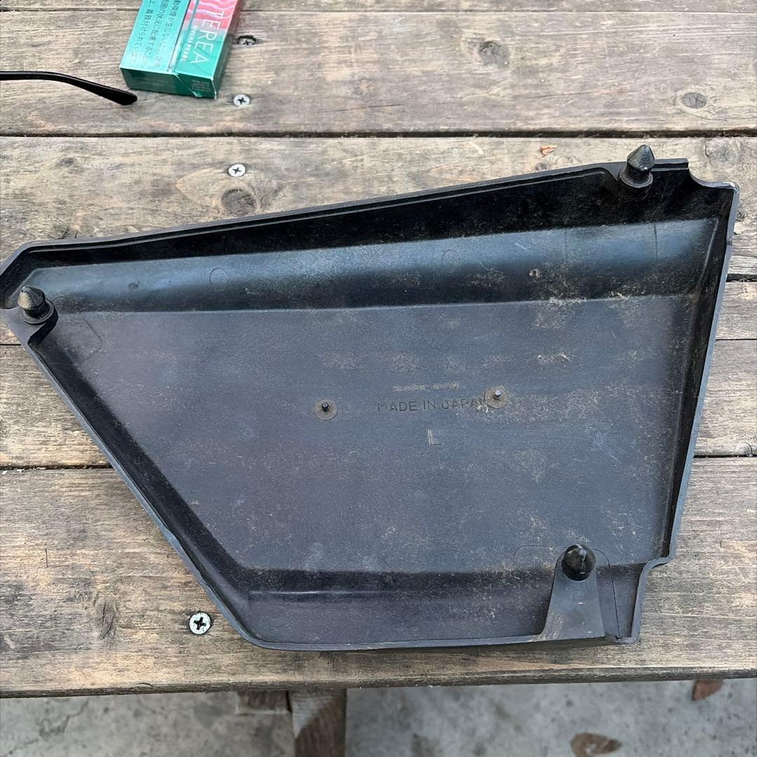 Z400FX純正サイドカバー - メルカリ