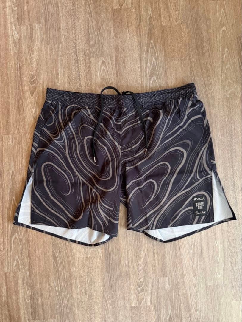 最終値下げ】新品RVCAXKRAZYBEEXGAKKINファイトショーツ L - メルカリ