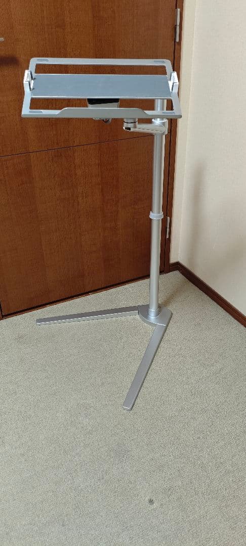 LOE(ロエ) ノートパソコン 自立型 アームスタンド 寝ながらスマホ 楽天市場】LOE(ロエ) ノートパソコン 自立型 アームスタンド 寝ながら