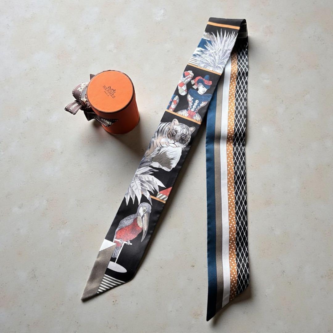 新品】HERMESエルメス ツイリー グラン・テアトル・ヌーヴォー - メルカリ