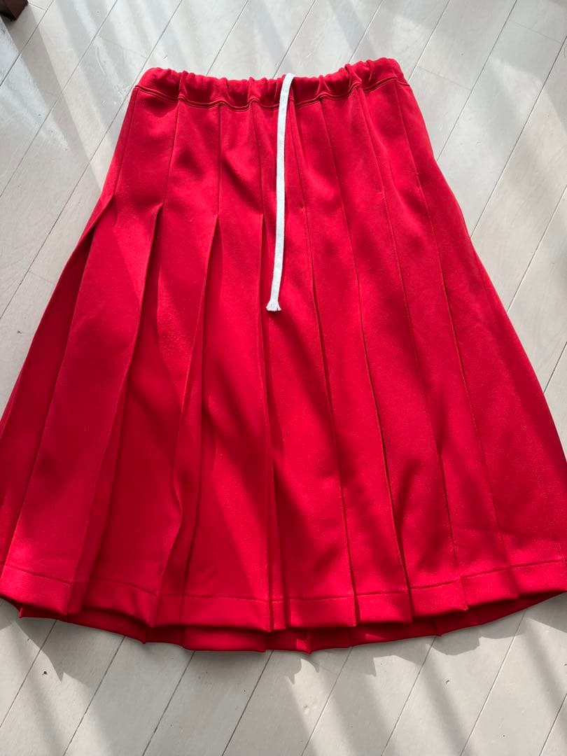 コムデギャルソン 赤 プリーツスカート - メルカリ