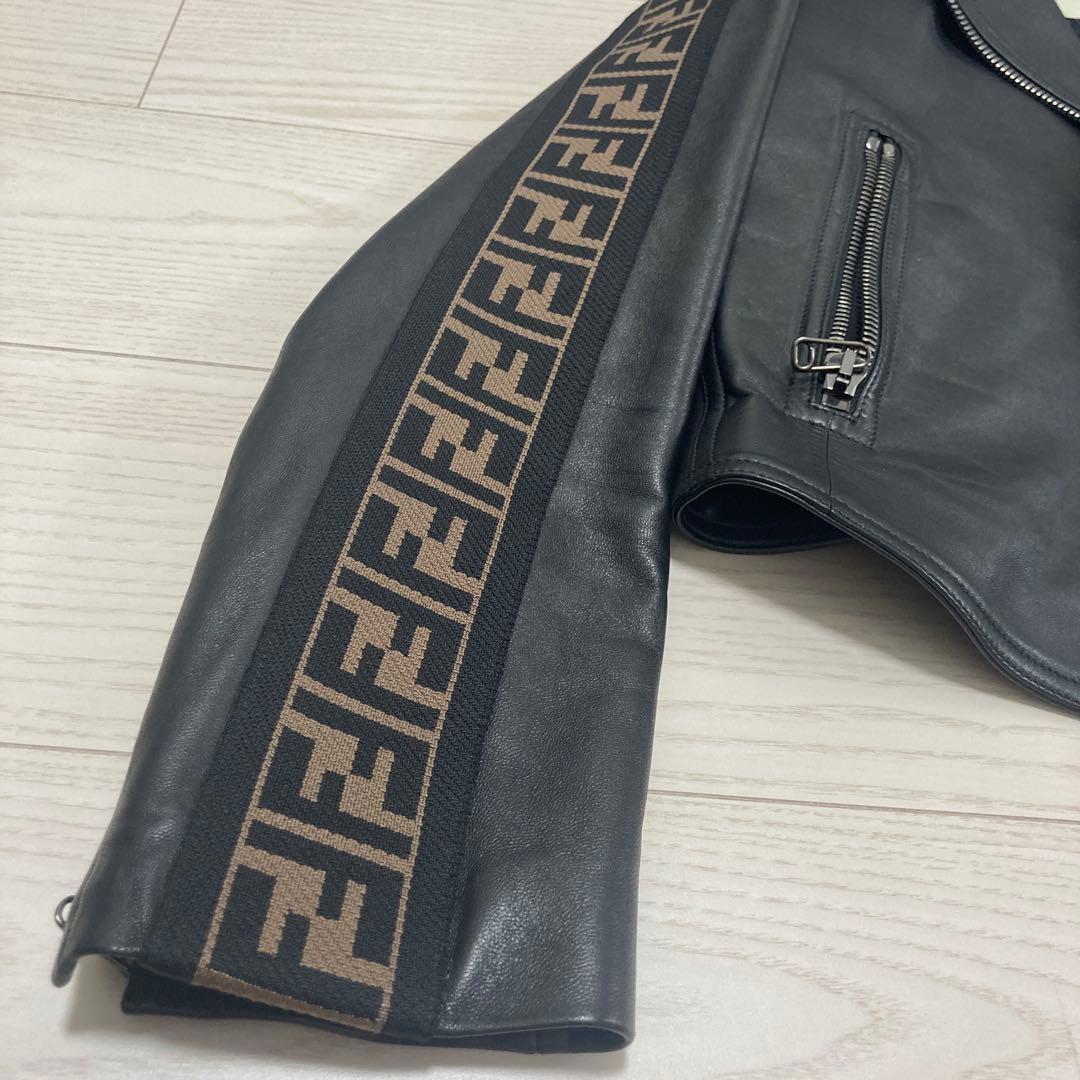 ✨新品同様✨FENDI ライダース アームロゴ ズッカ Lサイズ ラムレザー