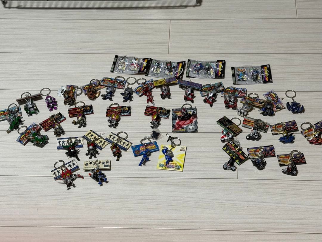 仮面ライダー　ウルトラマン　キャラクター キーホルダーセット ウルトラマン 勝負の行方シリーズ アクリルキーホルダー