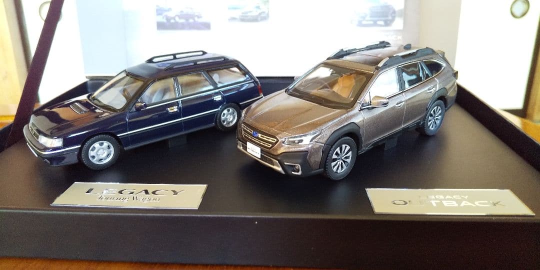 スバル レガシィ & アウトバックダイキャストミニカーセット 1/43