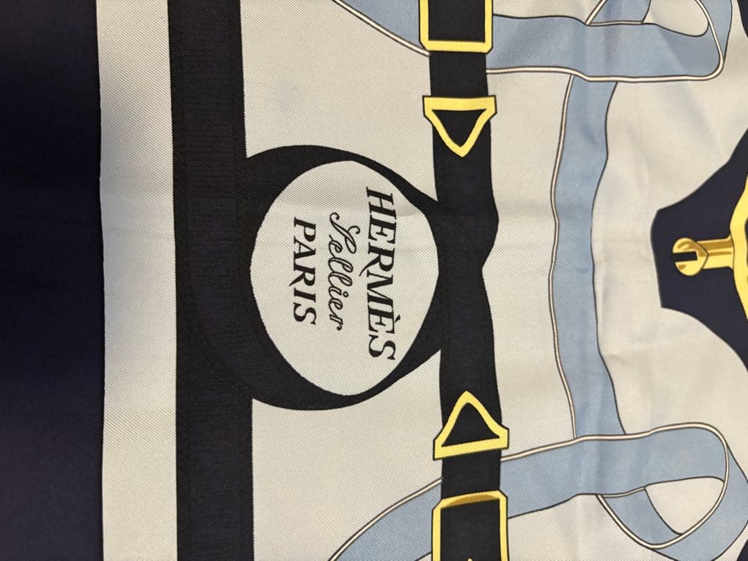 HERMÈS エルメススカーフ カレ90 エプロン・ドール 黄金の拍車 - メルカリ