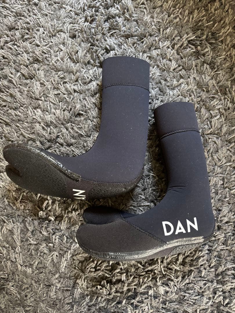 DANBUOY ウェットソックス　サーフィン用ブーツ　25センチから26センチ DANBUOY ダンブイ 25-26 3mm Barefoot Two Toes Signature Naomi