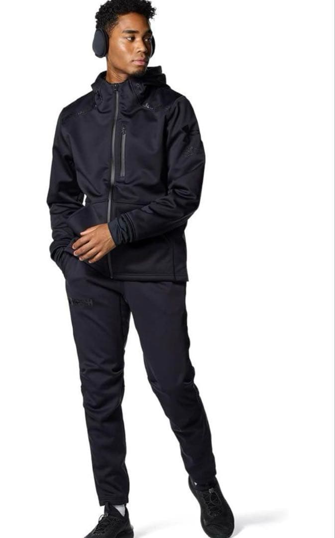 ミ*ァ様 ウインターニット　3レイヤー　セットアップ ミ*ァ様 ウインターニット 3レイヤー セットアップ UNDER ARMOUR