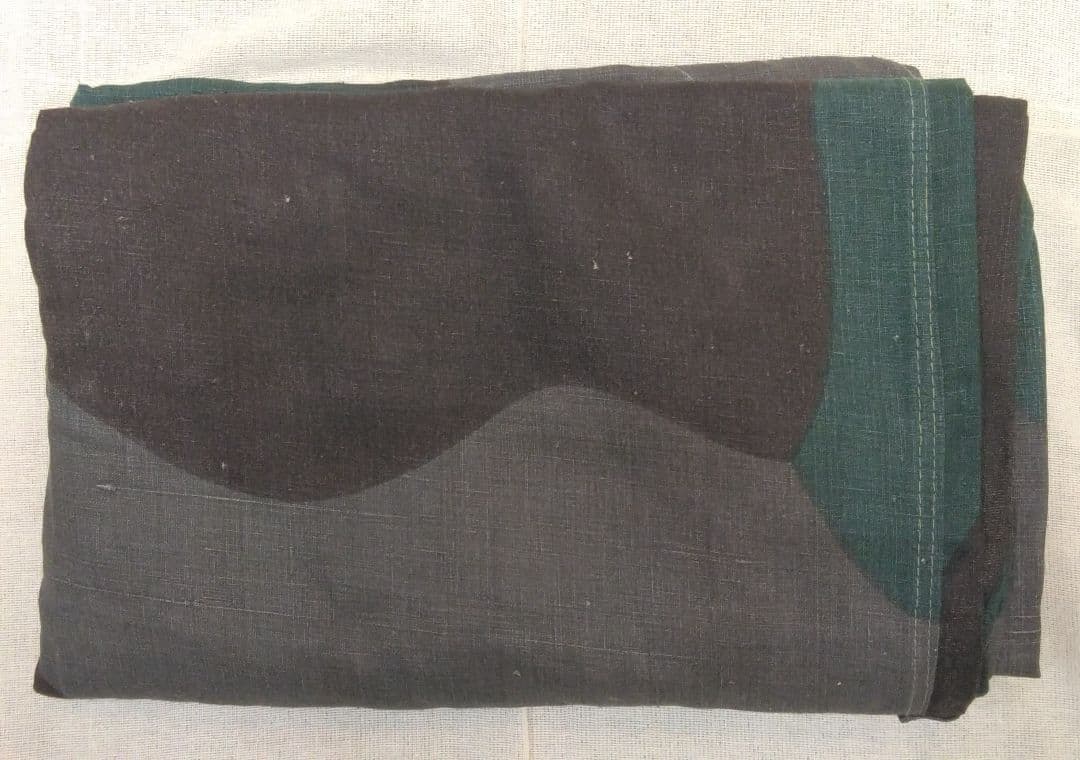 デッドストック スウェーデン軍幕 テントシート 1枚 A 迷彩 カモフラージュ スウェーデン軍 トライアングル テントシート カモフラージュ USED