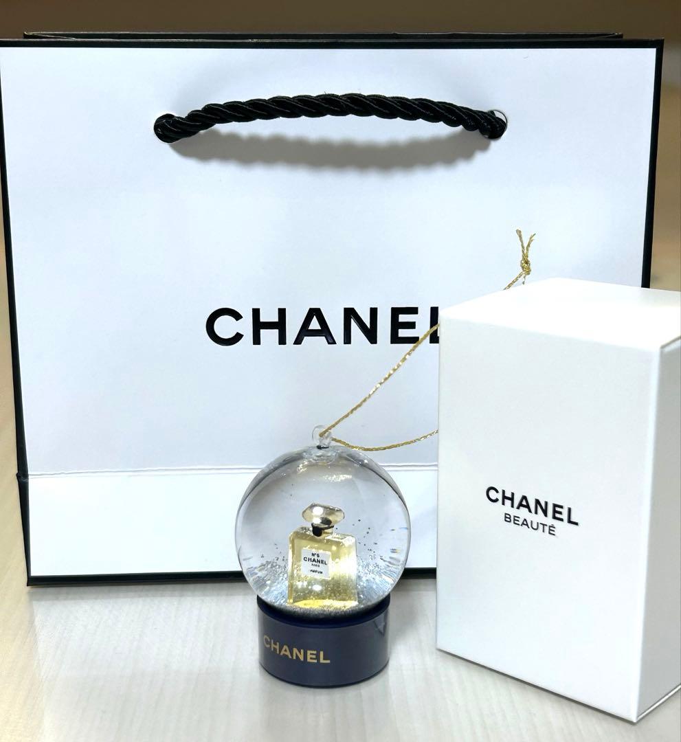 シャネル ノベルティ2025 ミニスノードーム オーナメント N°5 - メルカリ