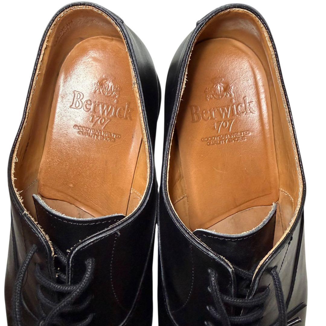 Berwick 4984 黒 25.5cm セミブローグ 革靴