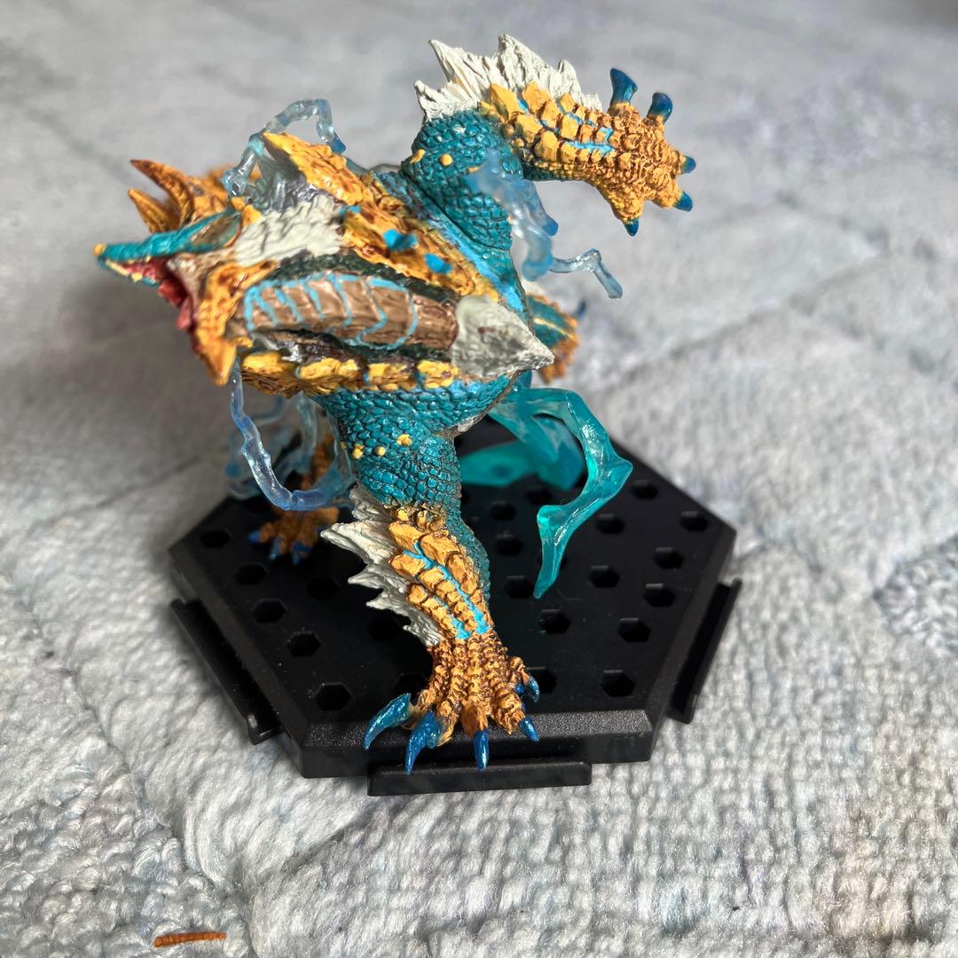 ジンオウガ(超帯電状態) スタンダードモデル Plus 怒りVer.2 - メルカリ