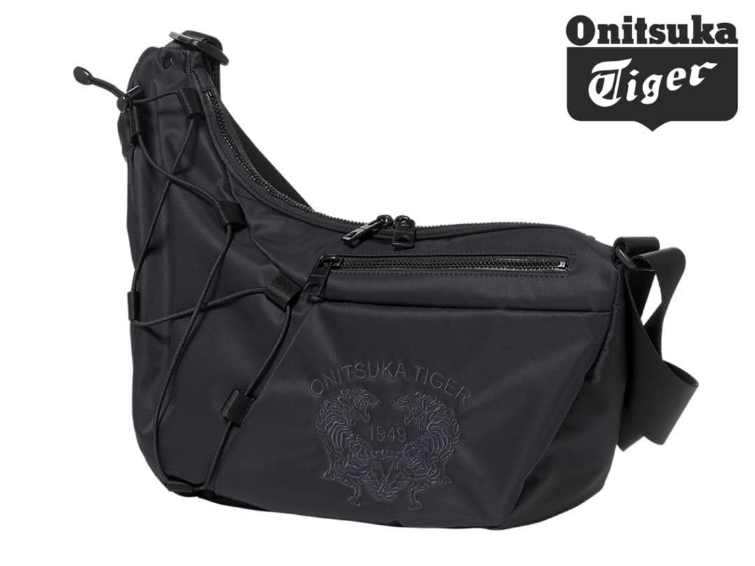 オニツカタイガー メッセンジャーバッグ 見返り虎刺繍 MESSENGER BAG アシンメトリーなシルエットと虎刺繍が特徴の