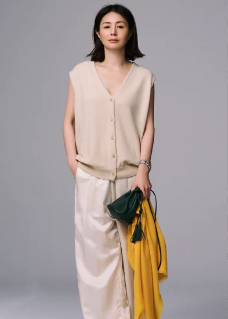 井川遥 loin.（ロワン） カシミアベスト - メルカリ