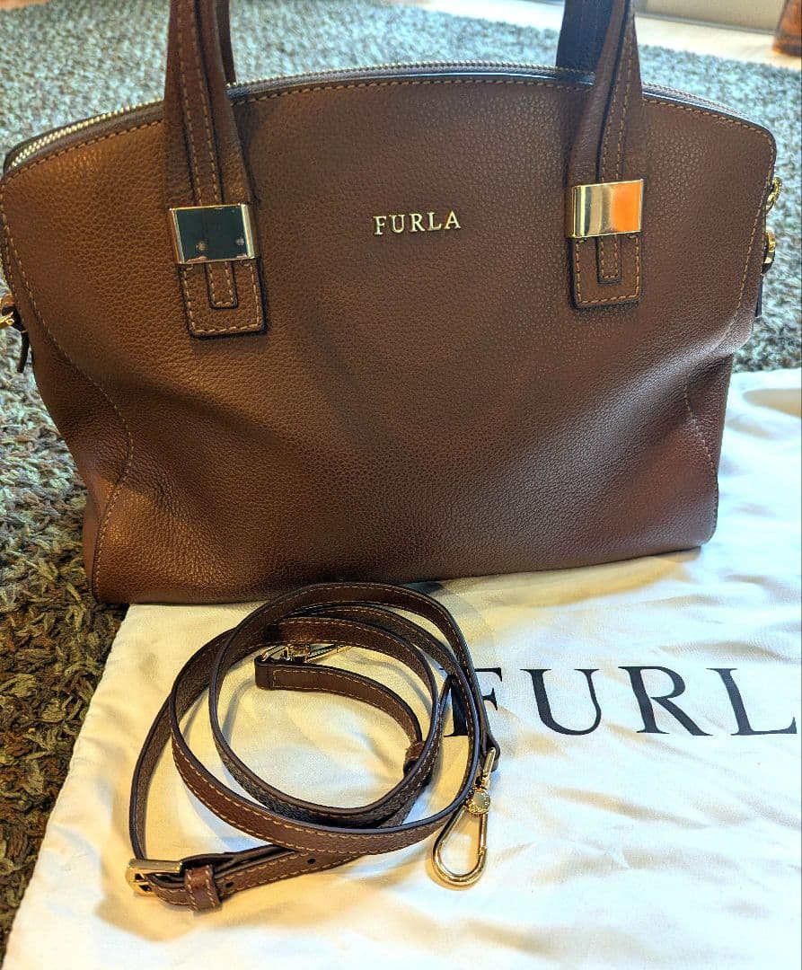 FURLA ブラウン レザー トートバッグ - メルカリ