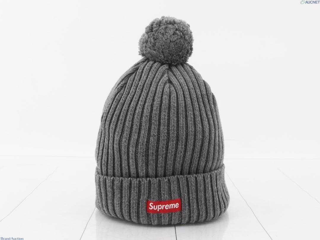 Supreme ポンポン付きニット帽 グレー - メルカリ