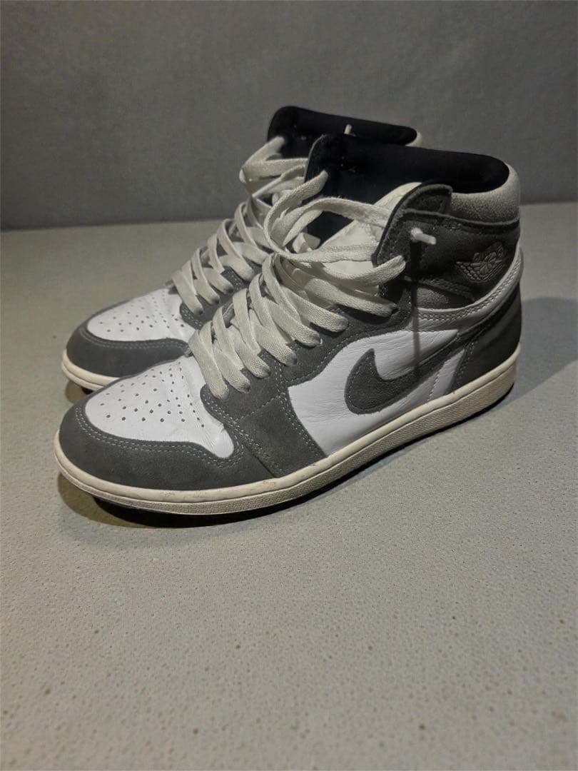 Nike Air Jordan 1 Retro High OG /グレー Amazon.com | JORDAN 1 RETRO HIGH OG TWIST 2.0 MEDIUM GREY (WOMEN'S