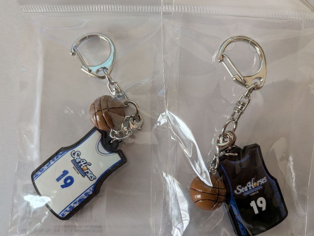 シーホース三河 19 西田優大選手 ユニ型ラバーキーホルダー（白）（黒