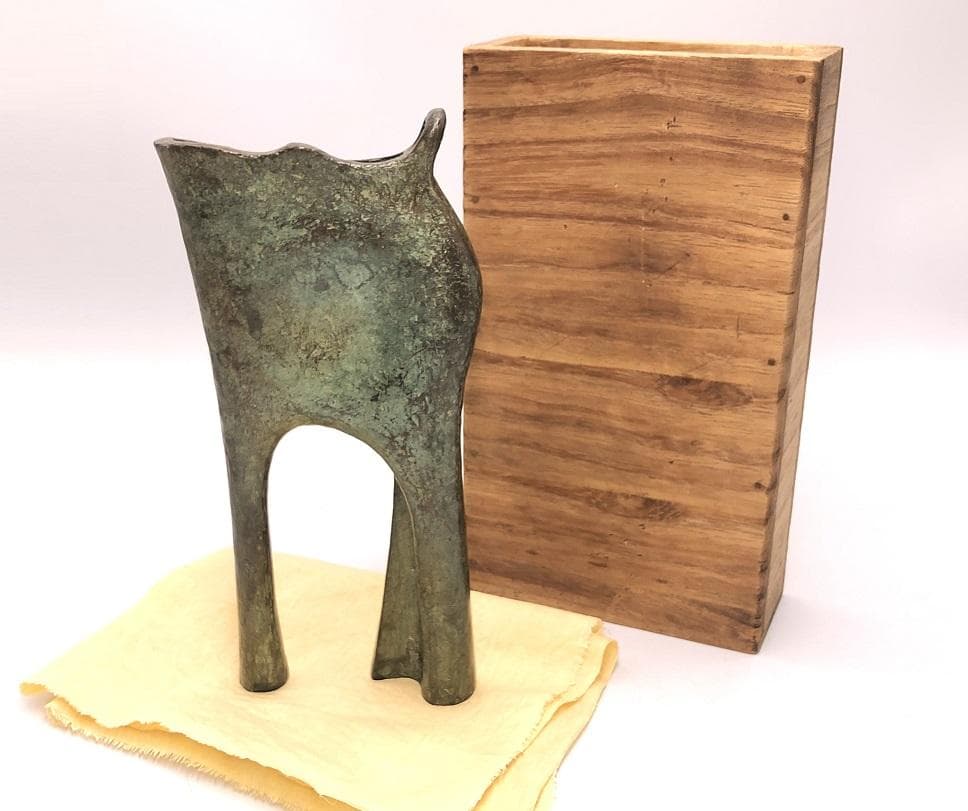 【 染川鉄之助 造　掛け花生 】　青銅一輪挿し　日展評議員　鋳金協会会長