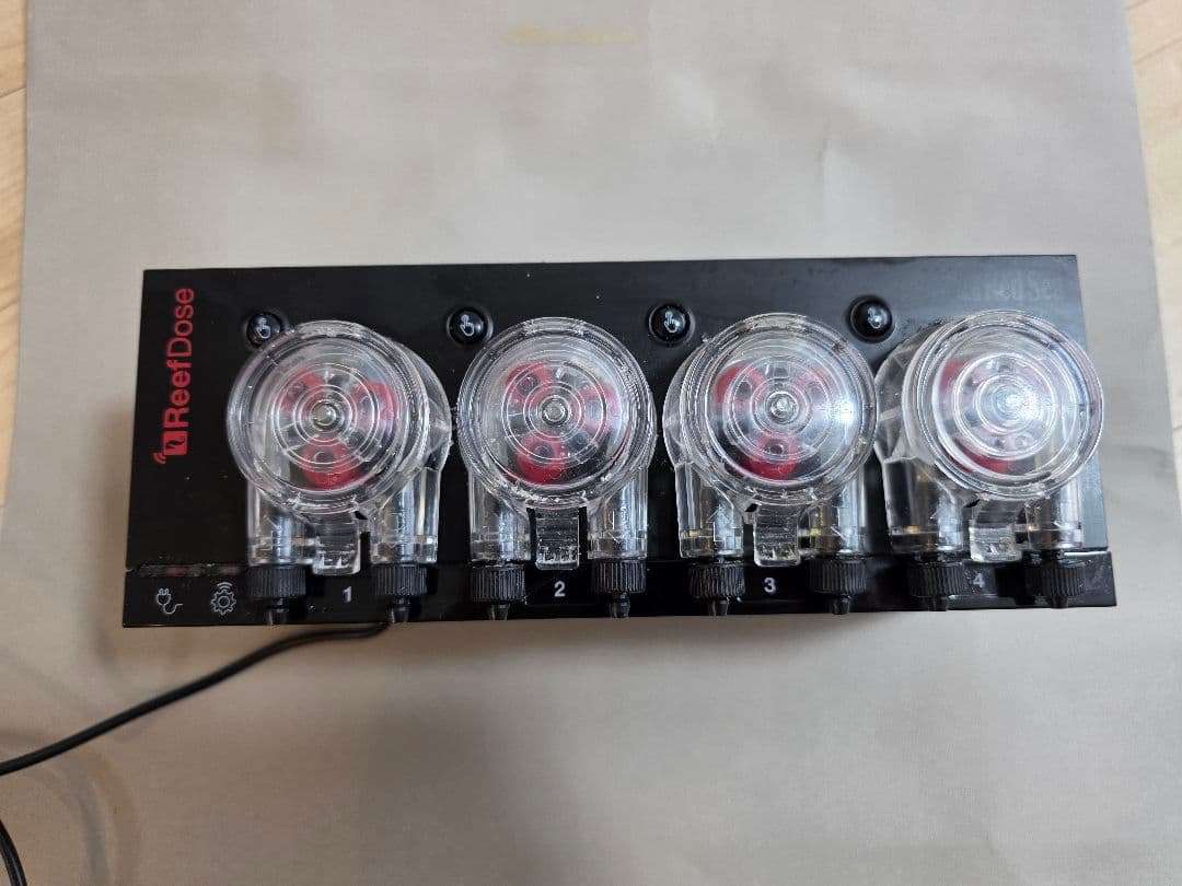 【美品】レッドシー　Reef Dose4　ドージングポンプ Red Sea ReefDose 4 - AquaCave.com | AquaCave
