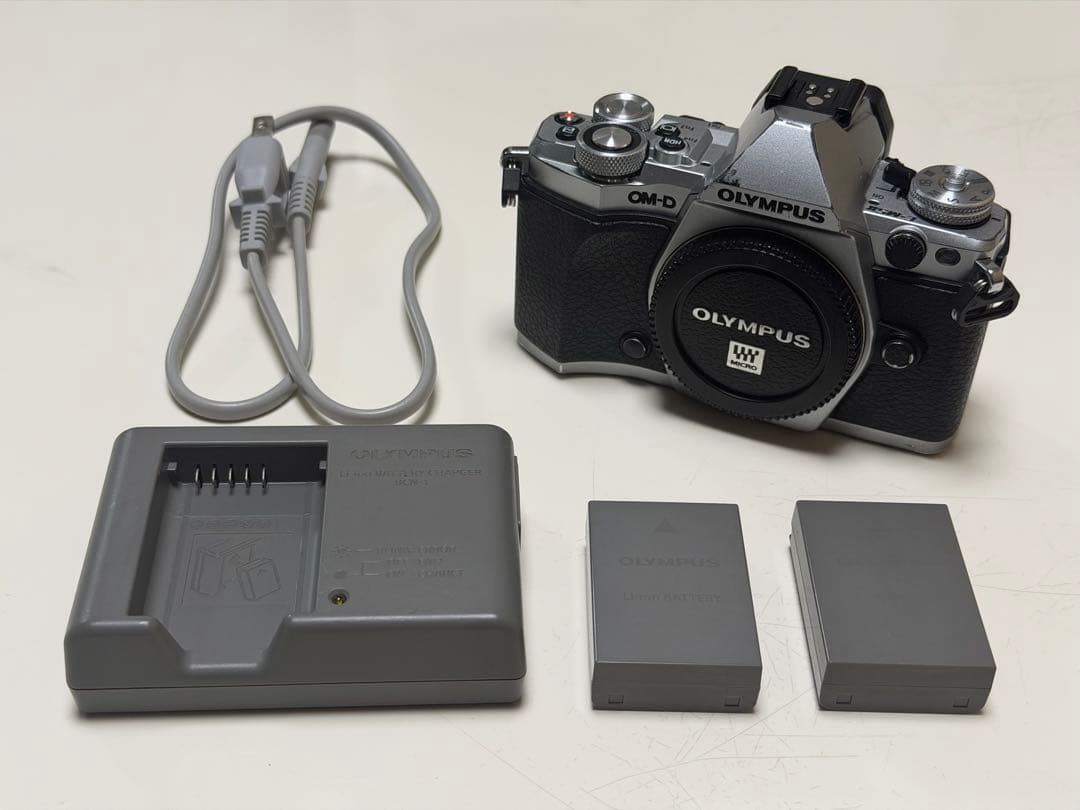 予備電池付き】OLYMPUS OM-D E-M5 Mark II 本体 - メルカリ