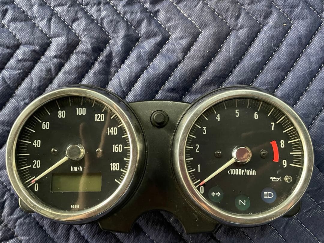 カワサキ kawasaki w650 メーター - メルカリ