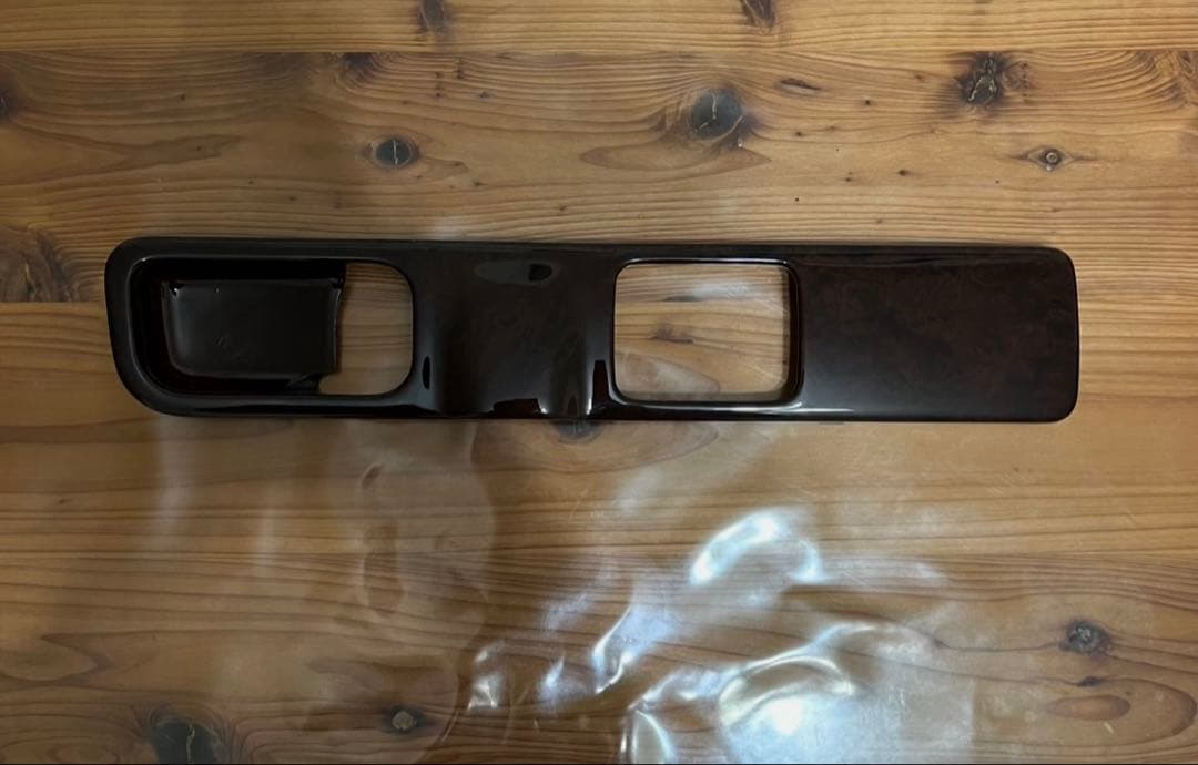 y32 セドリック ・グロリア 運転席側 内張り茶木目パネル。 - メルカリ