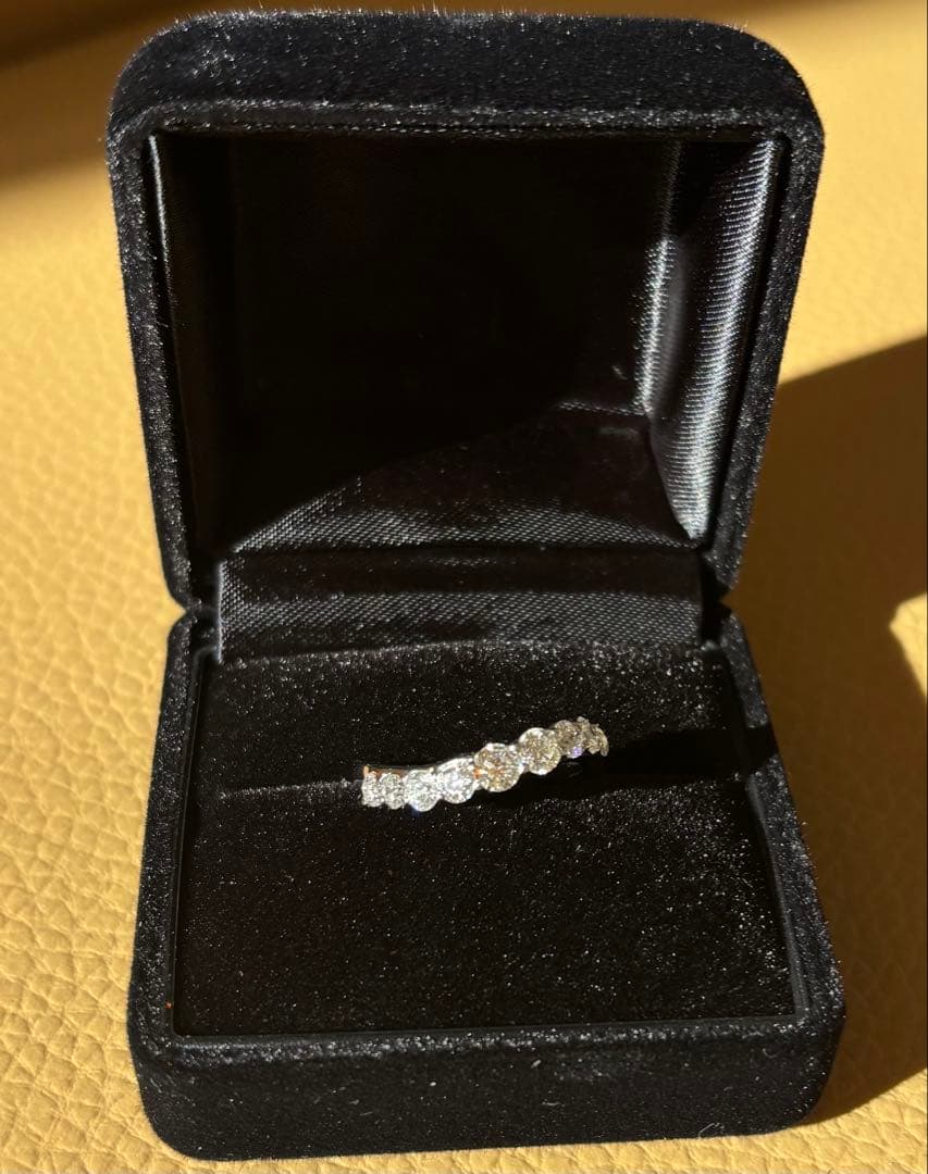 Pt900 0.1ct ハーフエタニティリング