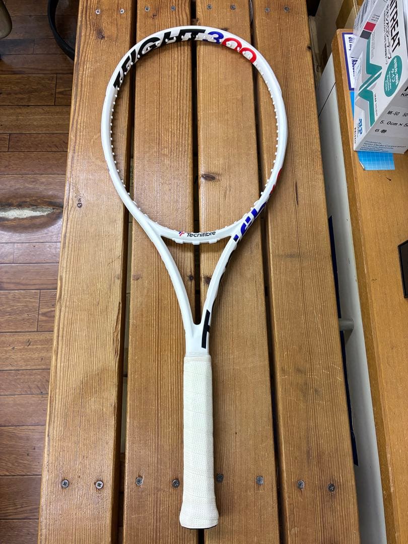 Tecnifibre T−FIGHT 300 テニスラケットG2 - メルカリ
