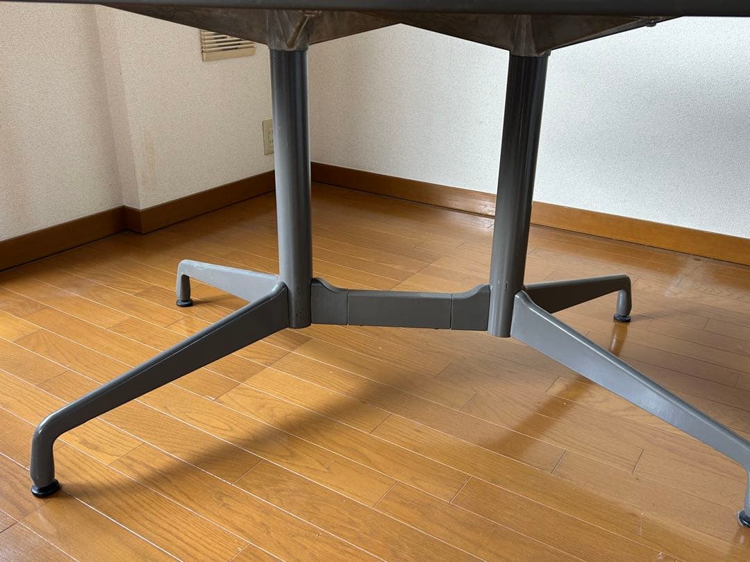 HermanMiller ハーマンミラー セグメンテッドベーステーブル - メルカリ
