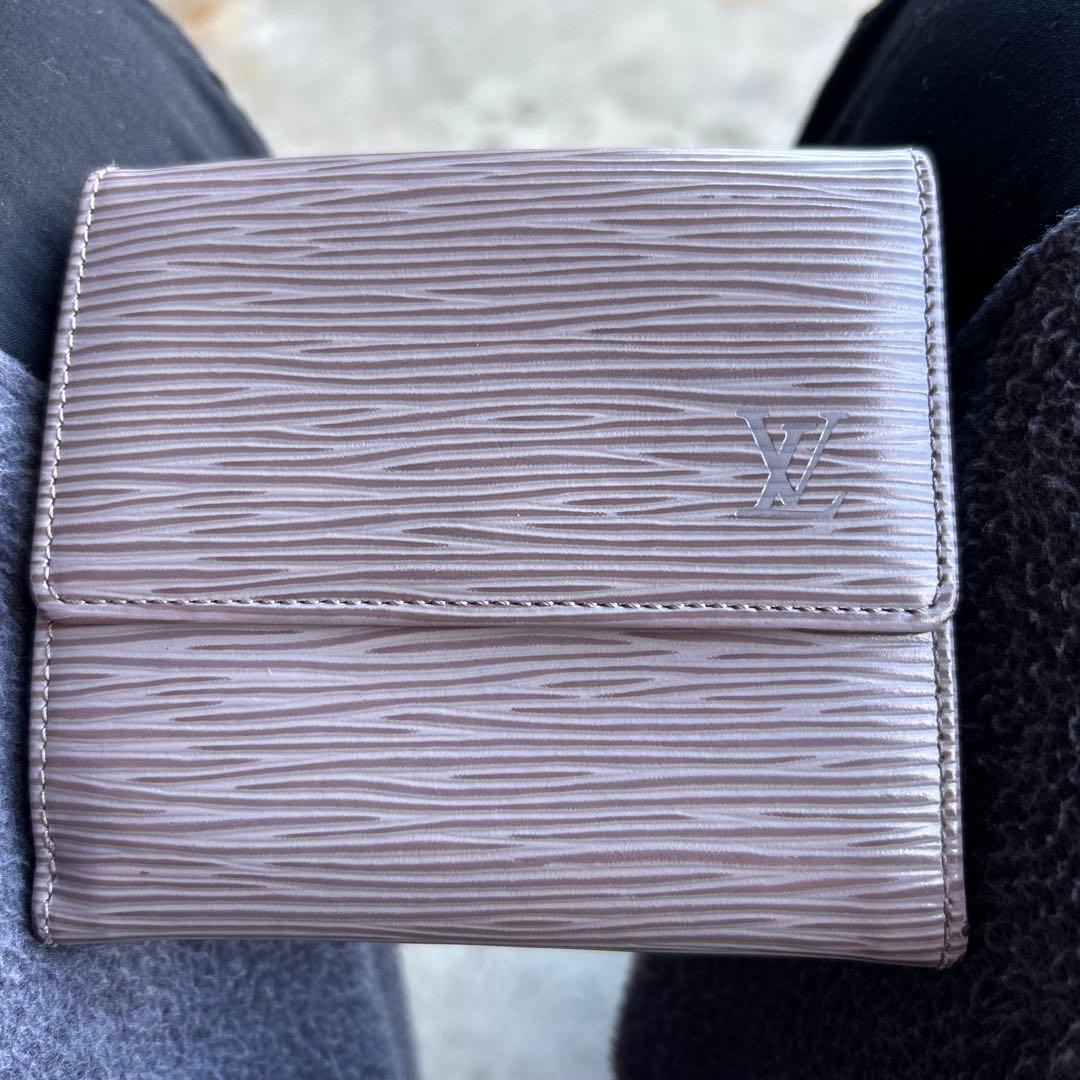 Louis Vuitton グレー 二つ折り財布　エピ 中古・古着通販】LOUIS VUITTON (ルイ ヴィトン) 2つ折り財布 グレー