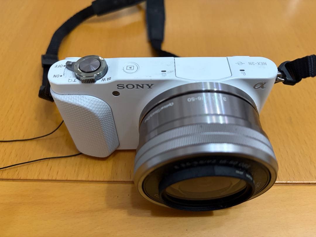 SONY NEX-F3 ホワイト 16.1メガピクセル ジャンク SONY（ソニー