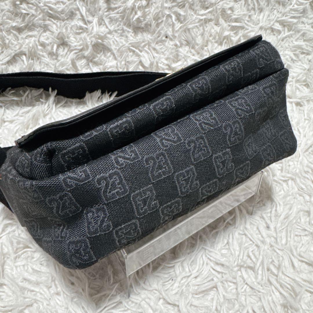 極美品》NIKE JORDAN ショルダーバッグ モノグラム 黒 ジャンプマン