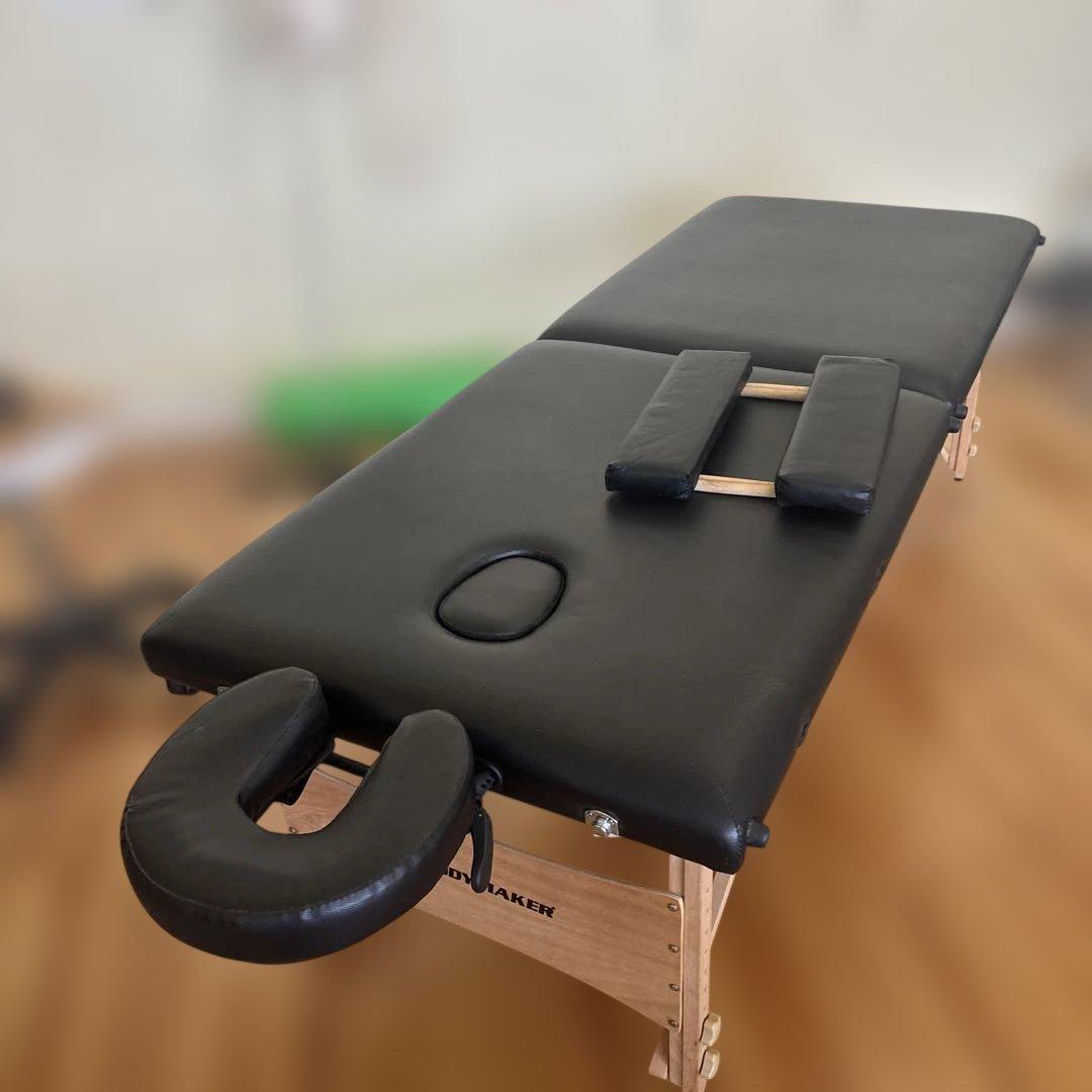 軽量 折りたたみ木製マッサージベッド　ブラック 軽量 折りたたみ マッサージベッド (木製)(有孔) ブラック 長さ185×幅
