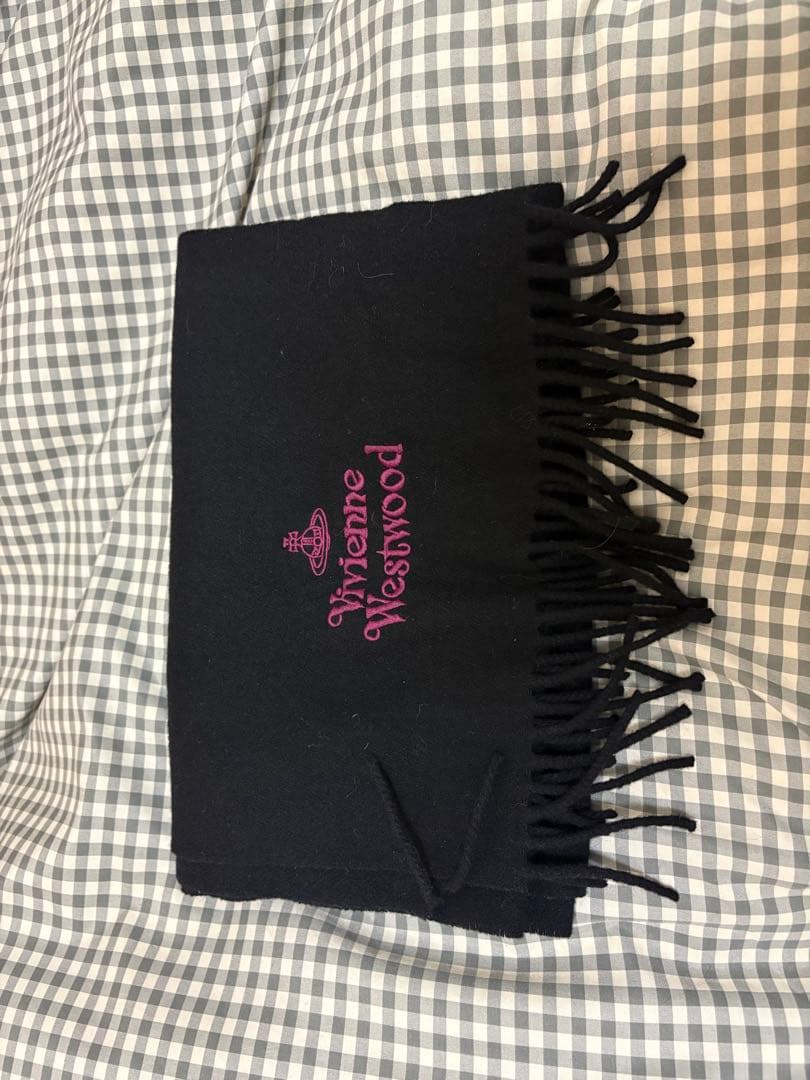 Vivienne Westwood 黒マフラー フリンジ付き ヴィヴィアンウエストウッドVivienne Westwood ロゴ刺繍フリンジ