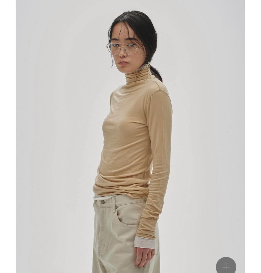 TODAYFULクリーム色 パウダリータートルトップス - メルカリ