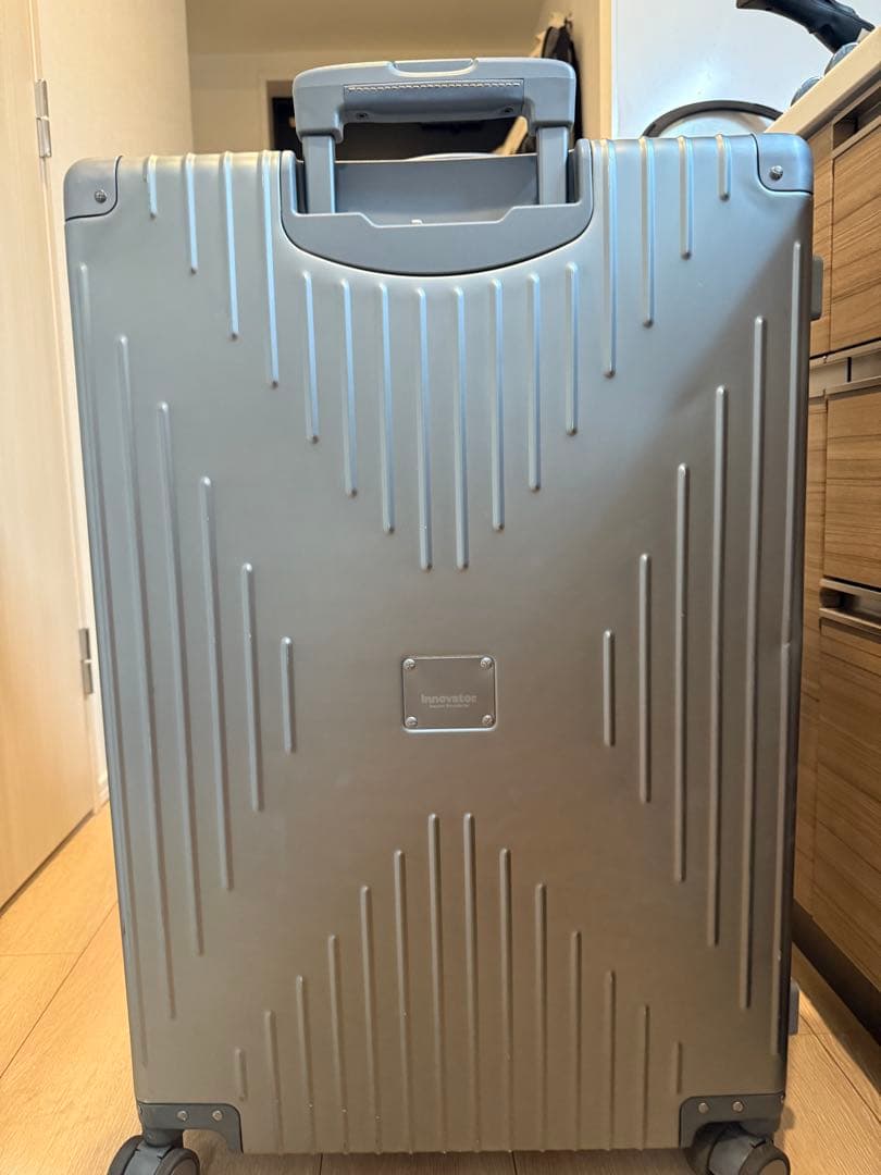 イノベータースーツケース96L Sadona Sage Grey 使用一回のみ