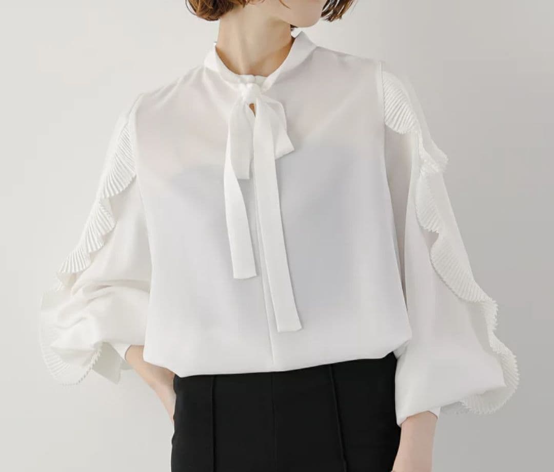 新品】anana 袖プリーツデザインジョーゼット 2WAYブラウス - メルカリ