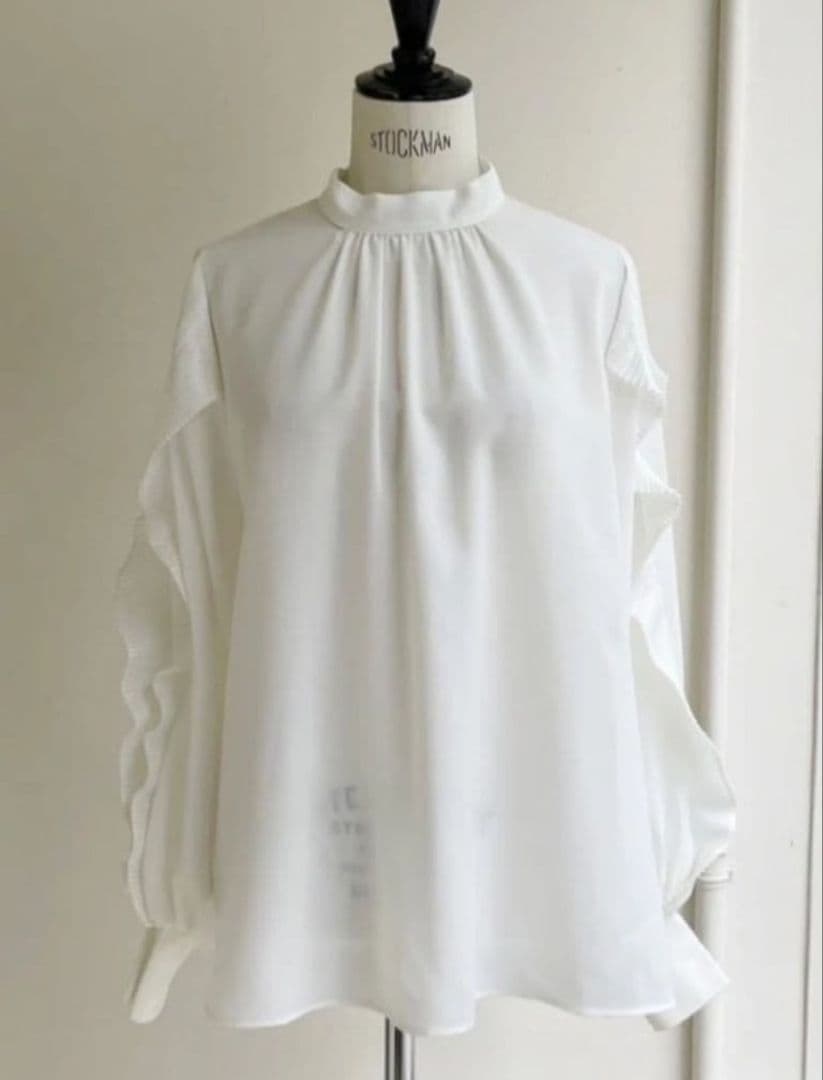 新品】anana 袖プリーツデザインジョーゼット 2WAYブラウス - メルカリ