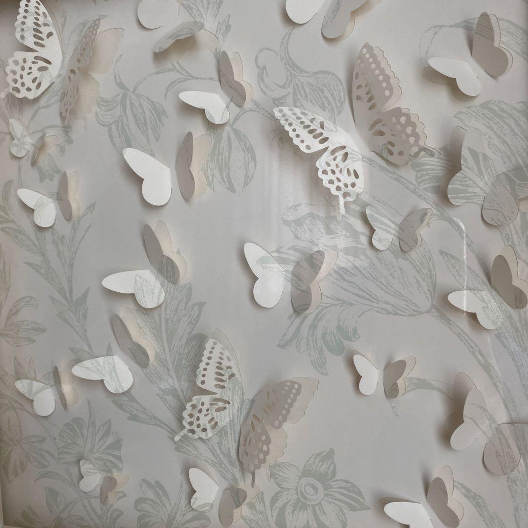 ユッコ様専用 ローラアシュレイ バタフライフレーム 蝶 壁掛け - メルカリ